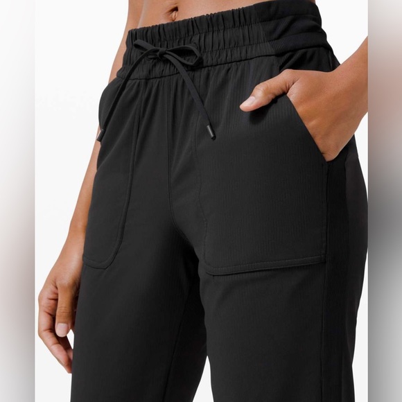 đź’šLululemon Beyond The Studio Joggersđź’šSize 8 - Picture 4 of 11